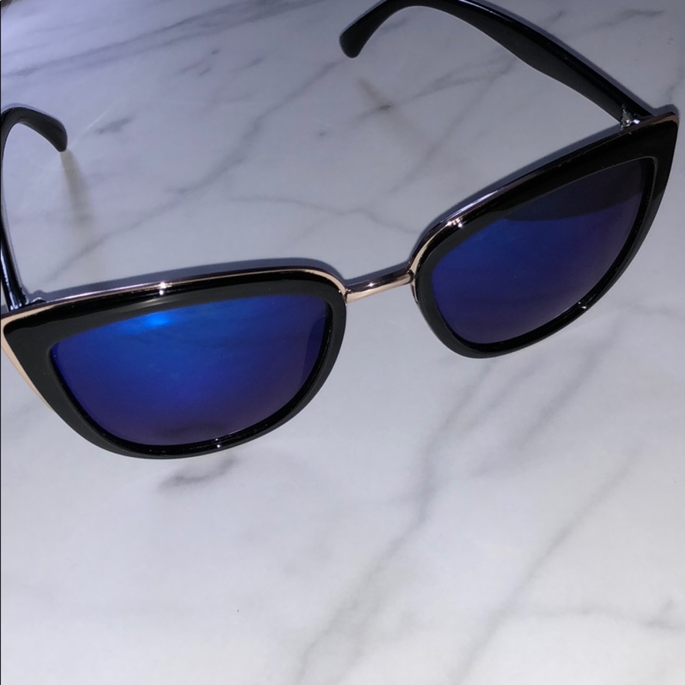 Oversized sunglasses